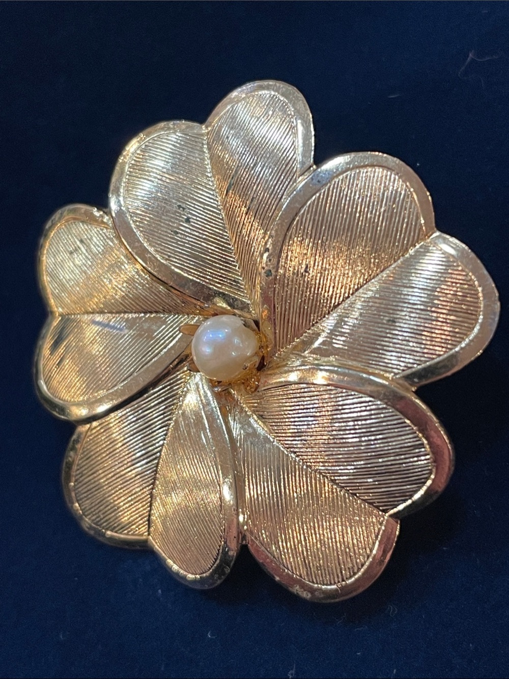 VINTAGE LOT 1950-1960 Gold Tone Flower Faux Pearl Center Brooch